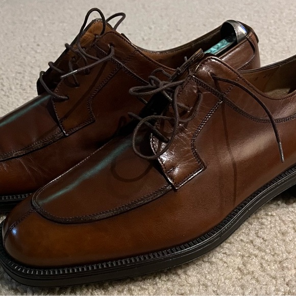 Salvatore Ferragamo Brown Leather Split Toe Classic Oxfords (Size: 8) - Picture 4 of 16